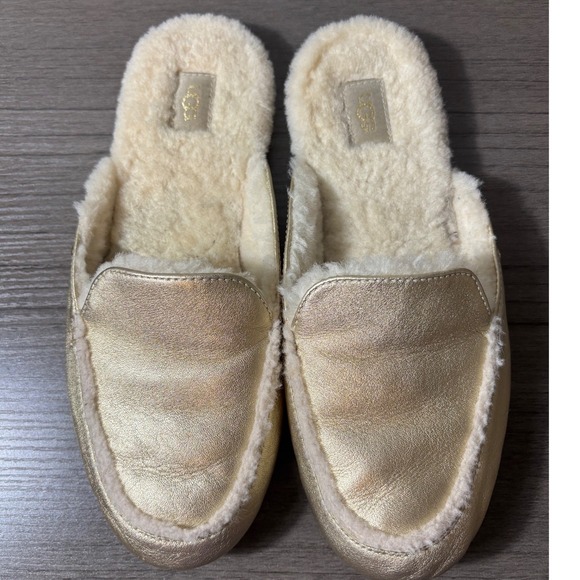 UGG Lane Metallic Gold Platinum Gold Sheepskin Lined Loafer Slipper Women Sz 8.5 - Picture 2 of 9